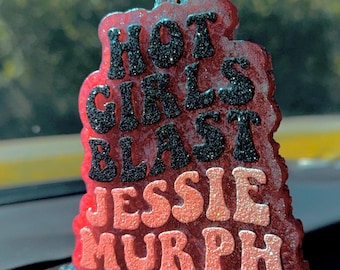 Chicas calientes atacan a Jessie Murph Freshie