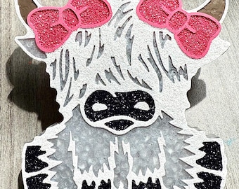 Vaca de las Tierras Altas recién nacida – Edición con lazo adorable