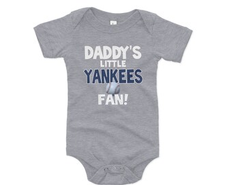  NanyCrafts Baby's Grandpa Says I'm a Yankees Fan Bodysuit, Baby  Yankees Fan: Clothing, Shoes & Jewelry