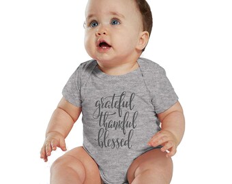 Dankbar, dankbar und gesegnet Baby Heather Body oder Shirt