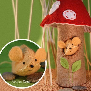 Mouse & Mushroom Sewing Kit, Red Capped Mushroom House, Beige Mouse, Felt Craft Kit, Beginner Sewing Kit, Hand Stitching, &#39;Mousey Mushroom&#39;