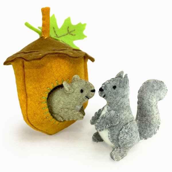 Squirrels Sewing Kit, Felt Animal Craft Kit, Felt Squirrel Ornament, Beginner Sewing Kit, DIY Sewing, Hand Stitching, Scampering Squirrels