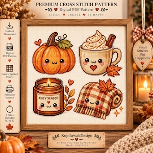 Peut inclure: Un modèle de point de croix représentant quatre icônes d'automne mignonnes : une citrouille orange, une tasse de crème fouettée avec un bâton de cannelle, une bougie étiquetée 'COZY SEASON' et une couverture à carreaux sur tissu blanc.