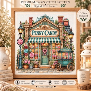 Puede incluir: Un patrón de punto de cruz que muestra la fachada de una tienda de dulces con el texto Penny Candy, un carrito color verde azulado, dos farolas y detalles florales. El diseño incluye un patrón PDF digital, 3 tamaños y tablas de colores.