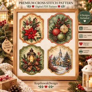 Op de afbeelding: Een digitaal PDF-kruissteekpatroon getiteld Premium Cross Stitch Pattern met vier kerstontwerpen: een kerststerarrangement, kerstballen, een verlichte lantaarn met een strik en een besneeuwd kerktafereel, geplaatst in een houten lijst.