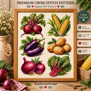Peut inclure: Un modèle de point de croix encadré illustrant des légumes : betteraves, maïs, aubergine, pommes de terre, oignons rouges et bettes. Le texte indique Premium Cross Stitch Pattern, Digital PDF Pattern, 3 Sizes Included et KopiluwakDesign.