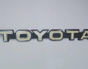For Toyota Land Cruiser FJ60 Front Grill Emblem 1981-1989 Badge - Foto 3