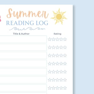 K&ouml;nnte beinhalten: Ein wei&szlig;es Sommer-Leseprotokoll mit hellblauem Hintergrund. Das Protokoll enth&auml;lt den Text "Summer Reading Log" in Pfirsich und Blau, zusammen mit einer rosa Hibiskusbl&uuml;te und einer gelben Sonnenillustration. Enth&auml;lt Abschnitte f&uuml;r Datum, Titel, Autor und Bewertung.