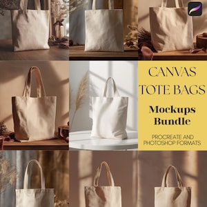 Op de afbeelding: Een verzameling beige canvas draagtassen, weergegeven in verschillende omgevingen. De tassen worden getoond met hun handvatten omhoog, en de tekst "CANVAS TOTE BAGS Mockups Bundle" is zichtbaar. De afbeelding bevat ook de Photoshop- en Procreate-logo's.