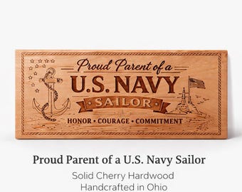 Placa "Pai/Mãe Orgulhoso(a) de Marinheiro(a) da Marinha dos EUA" | Decoração para Casa em Madeira Maciça de Cerejeira