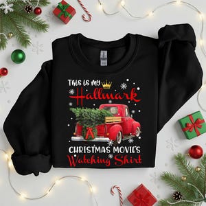 Sudadera con estampado navideño de Hallmark para ver películas