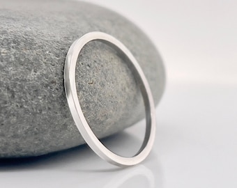 Minimalistischer quadratischer Bandring aus Sterlingsilber - 1 mm breiter Bandring