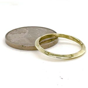 Green Gold Knife Edge Ring, Solid Gold Wedding Band, Handmade image 4