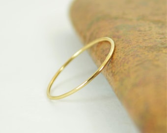 Anello impilabile super sottile in oro giallo massiccio 14 carati - diametro 0,8 mm