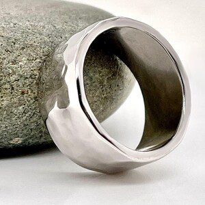 Heavy 8mm Platinum Ruthenium Hammered Wedding Band, Solid 950 Platinum, Free Engraving image 2