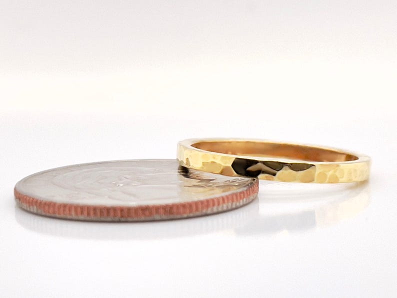 Anello in oro massiccio martellato, fede nuziale da 2 mm, 10k-22k immagine 5