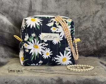 Handmade Quilted Makeup Bag, Navy/White Daisy Print, Cotton Fabric w/ Polyester Batting - Large