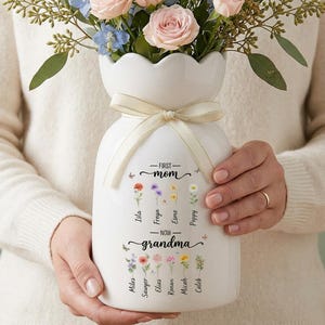 Personlig present till mormor/farmor, vas med födelsemånad, keramisk vas med mormors dag-motiv, personlig present till mormor/farmor, blomvas