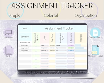 Może przedstawiać: Ekran laptopa wyświetla arkusz kalkulacyjny "Assignment Tracker" z kolumnami dla szczegółów zadań. Obraz zawiera ikony dla Google Sheets i Microsoft Excel oraz tekst "Stay on Course. Just Follow the Tracker!"
