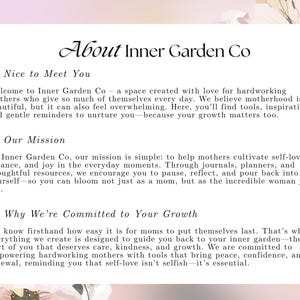 Puede incluir: Gr&aacute;fico en tonos pastel con el texto "About Inner Garden Co". El texto describe la misi&oacute;n de la empresa de apoyar a las madres con amor propio y equilibrio a trav&eacute;s de diarios y recursos. Acentos florales enmarcan el texto.