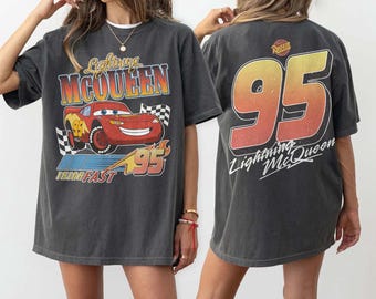 Camiseta vintage de Lightning McQueen Comfort Colors, camiseta de Disney Cars, camiseta de Disney Pixar Cars, camiseta de Cars Family Vacation 2026, camiseta de Cars Land