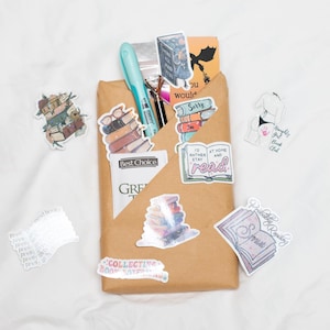 Blind Date With A Fantasy Book: Mystery Reader Gift Set