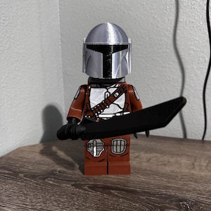 Mandalorian Figure with Darksaber Star Wars Large Display Statue 500 Percent Scale Bounty Hunter Collectible Fan Gift image 7