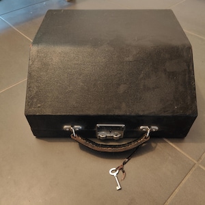 Máquina de escribir Erika vintage, década de 1930 – Seidel & Naumann portátil – Máquina de escribir antigua negra con estuche y llave – Raro teclado belga AZERTY