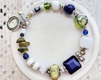 Memory wire bracelet, Olive green, blue bracelets, Fall jewelry, Football, WA, glass crystal shell stone, beaded, gifts, READ descrip, NEW