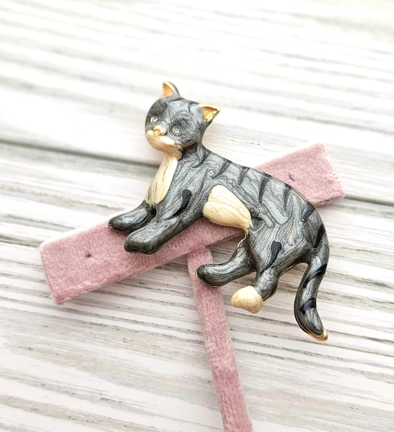 Cat brooch, enamel metal, Vintage pin, Tabby cat,… - image 1