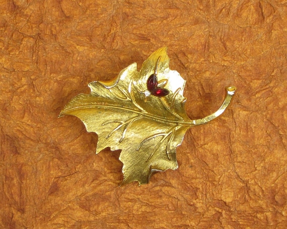 Mamselle Vintage Leaf Brooch With Ruby Rhinestone… - image 4