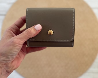 Compact Wallet : Personalized Faux Leather Women's Everyday wallet