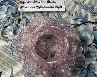 Portavelas de loto de resina rosa hecho a mano: decoración de meditación bohemia