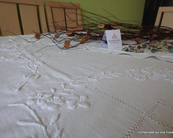 Nappe brodée bulgare Elegance en lin blanche * (37)