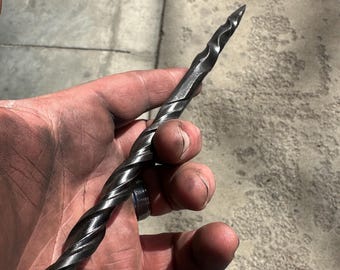 Varita forjada a mano.