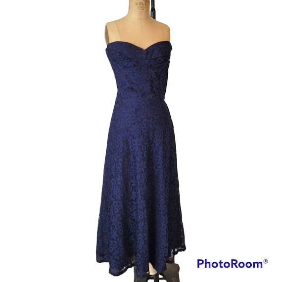 Vintage 1940s Strapless Navy Blue Lace Dress With… - image 1