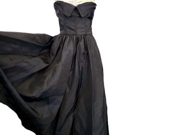 Vintage Late 1940s Cuspy 1950 Black Taffeta Gown. Mary Muffet Formal Dress. Stays. Optional Straps. Ribbon Stripe Trim. 26 Waist. Exc. Sm.