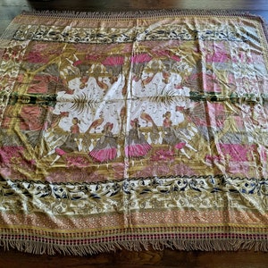 Vintage Fringed Damask Bed Cover Spread. Made in Italy. Hollywood Regency through 1960s. Non-minimalst! Italian Regency. Silk Plus. 88 x 70