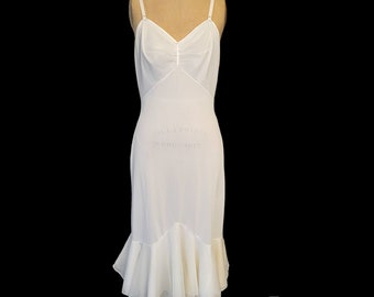 Vintage Early 1950s Seamprufe Trumpet Slip. Double Nylon Bust. Triple Layer Flounce. Creamy White. 35-36.