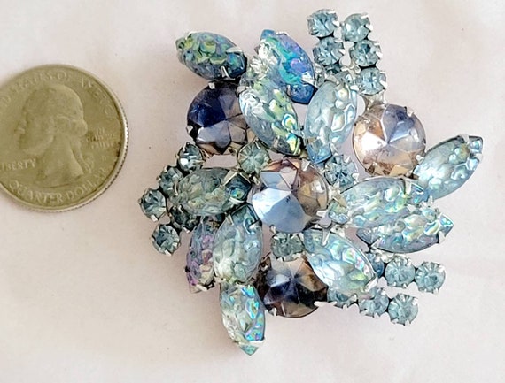 Vintage Juliana D & E Brooch. Light Blues. Lavend… - image 2