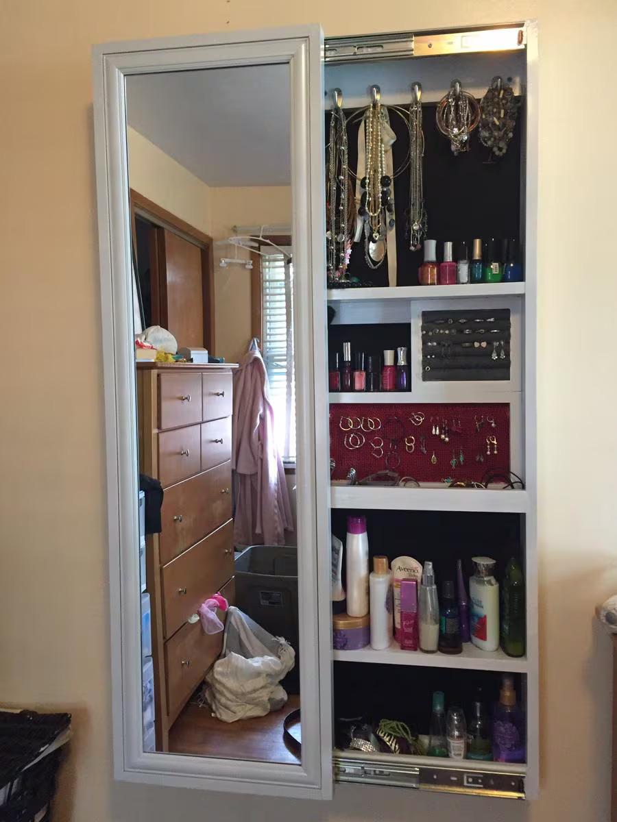 Plan d'armoire à miroir pleine longueur | Organiseur de rangement coulissant DIY | Armoire à bois cachée