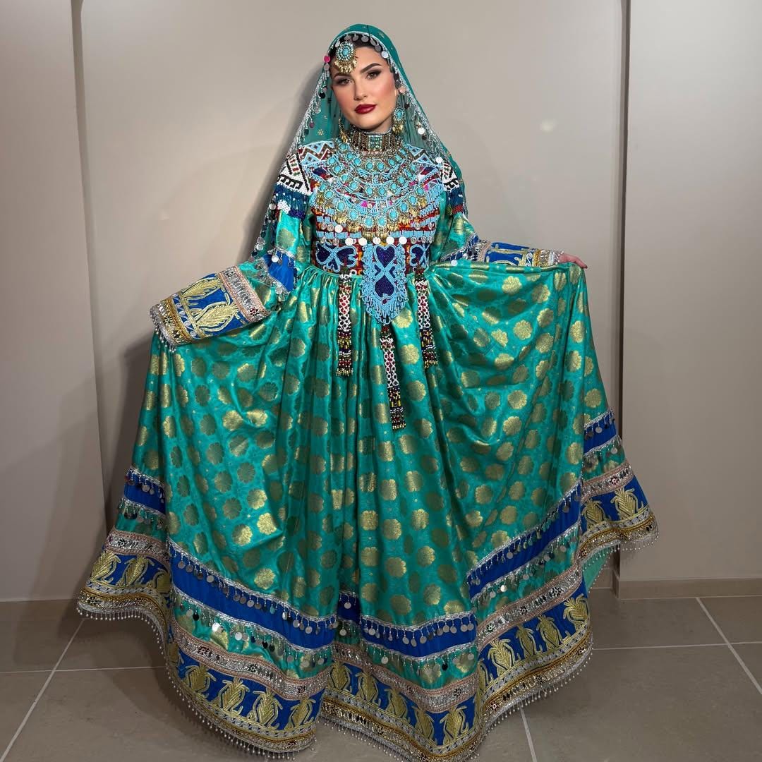 古いアフガニスタン伝統工芸「ローマンガラスと民族ジュエリーの