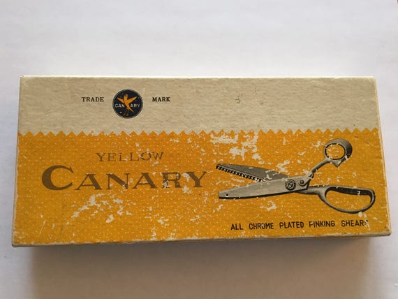 Vintage Yellow Canary Pinking Shears / Mid Century Pinking Shears