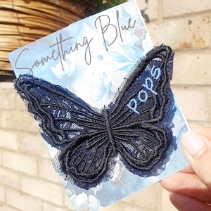 Qualcosa di blu - Qualcosa di nuovo - Toppa a farfalla in pizzo ricamato - Ricordo, Regalo di nozze, Qualcosa di blu - Magnete - Farfalla velo