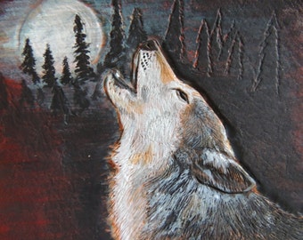 Wolf design on Men's handcarved leather wallet