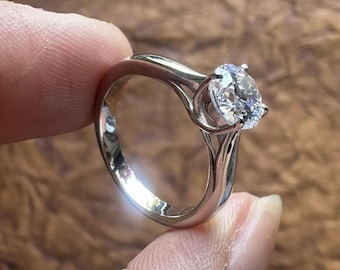 Round Cut VVS White Moissanite  Diamond Silver  Engagement Ring. Round Diamond  Wedding Ring. Solid Gold Diamond ring for Her. Gift For HER,