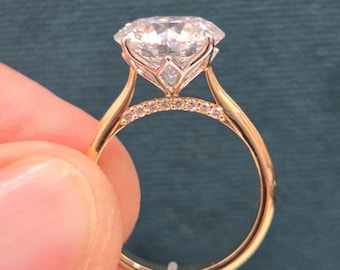 5.00 CT Round Brilliant Cut VVS White Moissanite Diamond  Silver Band Engagement/Wedding/Proposal Ring For Her. Gift For Her.