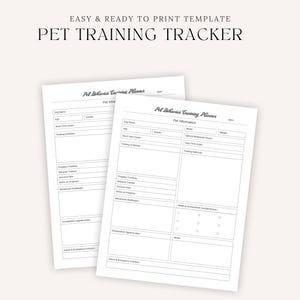 Può includere: Due fogli bianchi stampabili per il monitoraggio dell'addestramento degli animali domestici. Il testo "EASY & READY TO PRINT TEMPLATE" e "PET TRAINING TRACKER" sono in alto. I fogli includono sezioni per informazioni sugli animali domestici, monitoraggio dei progressi e note.
