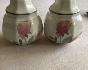 Mikasa Continental Silk Flowers Salt & Pepper Shaker