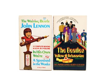 Série de 2 livres VTG 1st Editions Yellow Submarine John Lennon des années 1960, couverture de poche, livres illustrés de musique Beatles